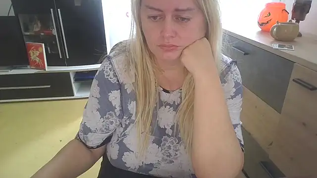 Snapshot of Meliss_Official9 chatting on September 29, 2025, 8:32 am Meliss Official9 online show from September 29, 2025, 8:32 am