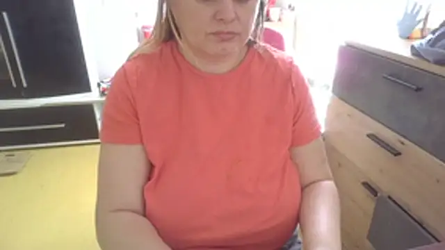 Meliss Official9 online show from April 9, 2026, 9:15 am