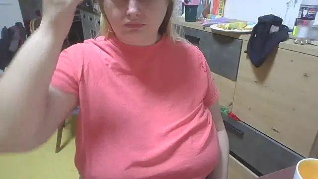 Meliss Official9 online show from April 14, 2026, 10:37 pm