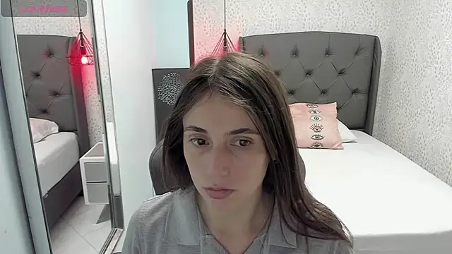 MAGNOLEROY online show from September 26, 2025, 12:23 pm