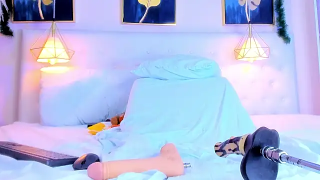 Snapshot of mirandha_ chatting on December 15, 2024, 4:37 pm mirandha  online show from December 15, 2024, 4:37 pm