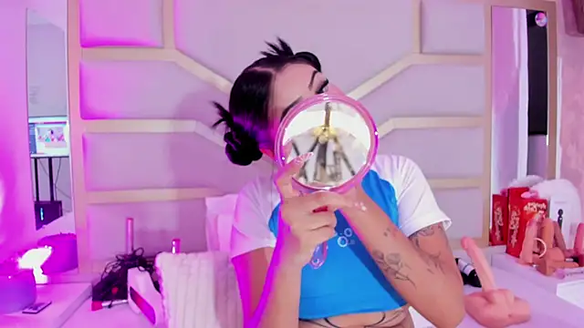 dollsweety online show from December 3, 2025, 12:55 am