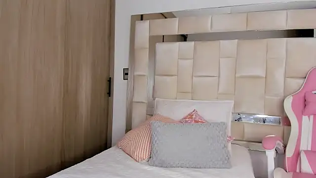 isabella gomez11 online show from January 23, 2025, 6:35 pm