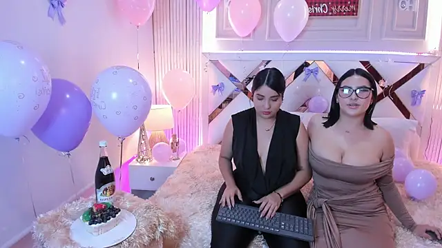 madeleine2112 online show from December 19, 2025, 2:37 am