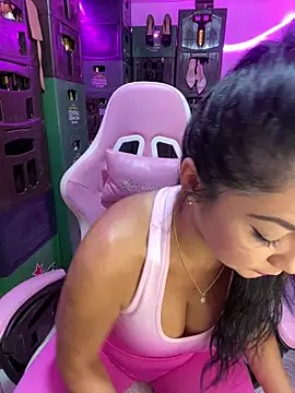 Snapshot of Hot_beauty__ chatting on September 12, 2025, 3:06 am Hot beauty   online show from September 12, 2025, 3:06 am