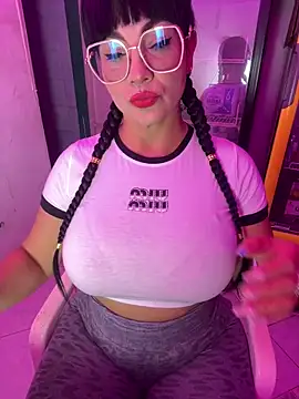 Hot beauty   online show from March 20, 2026, 3:40 am