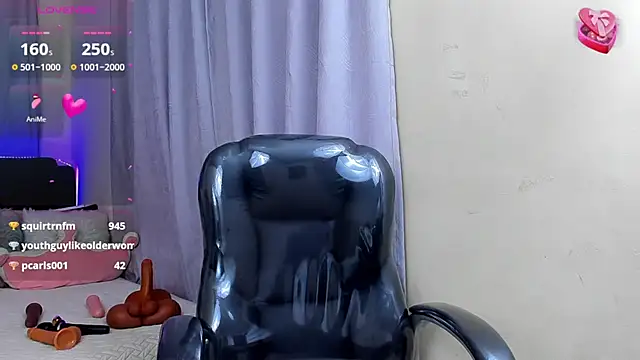 Snapshot of Hot_beauty__ chatting on March 12, 2025, 6:51 am Hot beauty   online show from March 12, 2025, 6:51 am