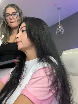 Snapshot of Hot_beauty__ chatting on October 13, 2025, 12:34 am Hot beauty   online show from October 13, 2025, 12:34 am