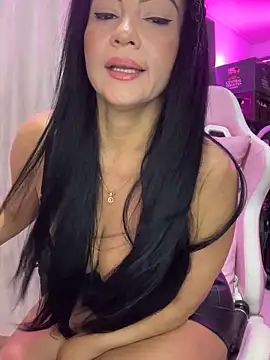 Snapshot of Hot_beauty__ chatting on October 19, 2025, 4:59 am Hot beauty   online show from October 19, 2025, 4:59 am