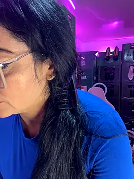 Snapshot of Hot_beauty__ chatting on September 19, 2025, 2:59 am Hot beauty   online show from September 19, 2025, 2:59 am