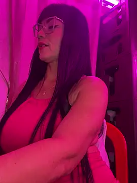 Hot beauty   online show from December 23, 2025, 3:39 am