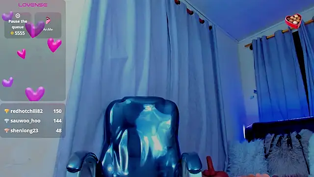 Snapshot of Hot_beauty__ chatting on February 25, 2025, 5:52 am Hot beauty   online show from February 25, 2025, 5:52 am