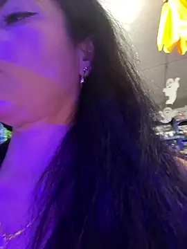 Snapshot of Hot_beauty__ chatting on October 18, 2025, 3:52 am Hot beauty   online show from October 18, 2025, 3:52 am