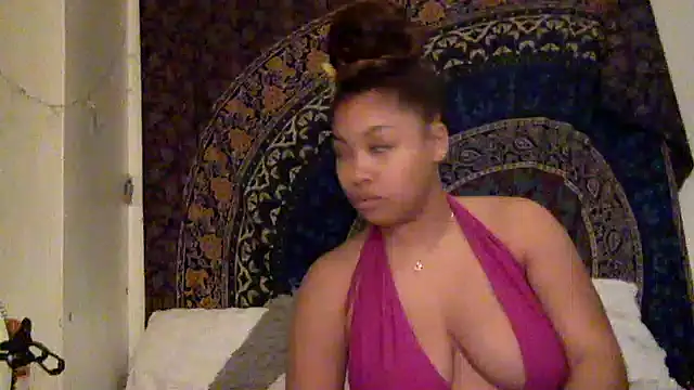 caramelangelxo online show from March 16, 2025, 10:09 pm