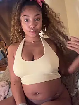 Snapshot of caramelangelxo chatting on October 16, 2025, 9:39 am caramelangelxo online show from October 16, 2025, 9:39 am