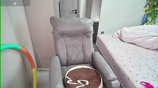 Snapshot of Xiaoyu-G chatting on September 27, 2025, 1:34 am Xiaoyu-G online show from September 27, 2025, 1:34 am