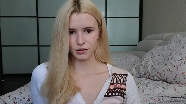 elsa limerence online show from October 3, 2025, 10:50 am