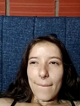 valentinasu1 online show from October 7, 2025, 1:01 pm