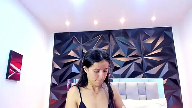 valentinasu1 online show from September 23, 2025, 1:18 pm