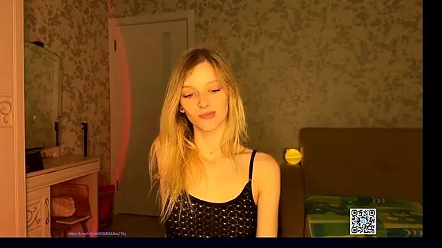 Snapshot of Evvie_Summn1 chatting on September 23, 2025, 2:57 pm Evvie Summn1 online show from September 23, 2025, 2:57 pm