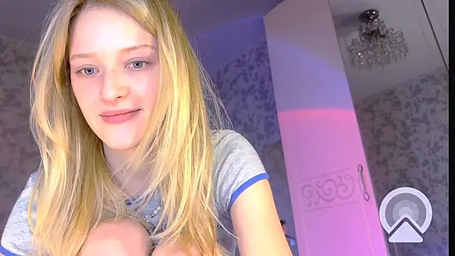 Snapshot of Evvie_Summn1 chatting on March 9, 2025, 6:21 pm Evvie Summn1 online show from March 9, 2025, 6:21 pm