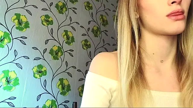 Evvie Summn1 online show from May 25, 2026, 2:16 pm