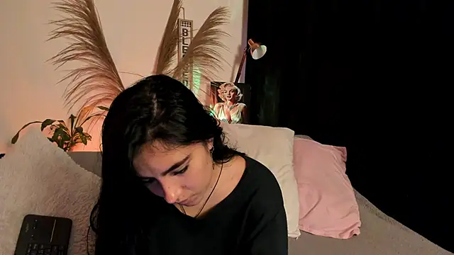 Snapshot of Serenity_Day chatting on November 3, 2025, 10:35 pm Serenity Day online show from November 3, 2025, 10:35 pm