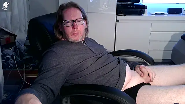 Snapshot of VSteph chatting on October 2, 2025, 9:29 pm VSteph online show from October 2, 2025, 9:29 pm