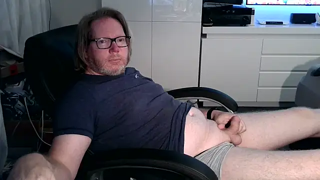 Snapshot of VSteph chatting on September 14, 2025, 8:42 pm VSteph online show from September 14, 2025, 8:42 pm