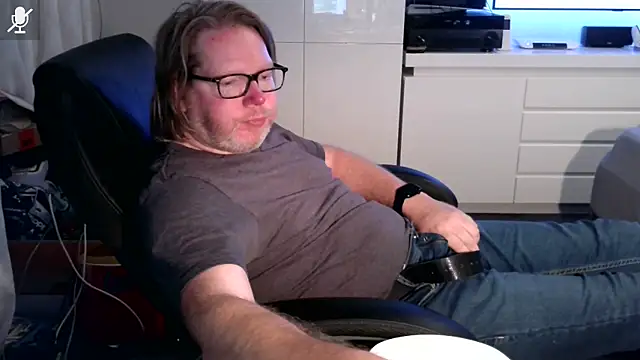 Snapshot of VSteph chatting on September 8, 2025, 7:13 pm VSteph online show from September 8, 2025, 7:13 pm