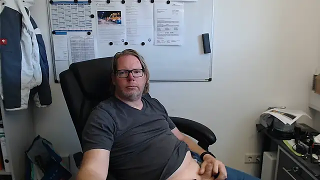 Snapshot of VSteph chatting on September 9, 2025, 2:37 pm VSteph online show from September 9, 2025, 2:37 pm