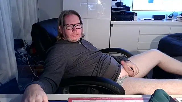 Snapshot of VSteph chatting on October 17, 2025, 7:48 pm VSteph online show from October 17, 2025, 7:48 pm