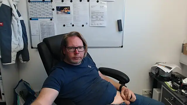 Snapshot of VSteph chatting on September 12, 2025, 4:40 pm VSteph online show from September 12, 2025, 4:40 pm