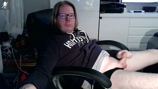 Snapshot of VSteph chatting on October 31, 2025, 9:32 pm VSteph online show from October 31, 2025, 9:32 pm