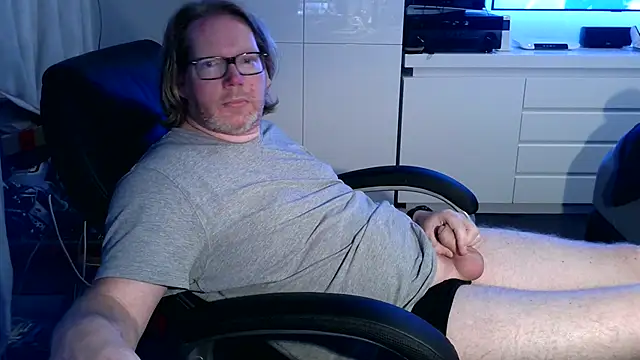 Snapshot of VSteph chatting on October 1, 2025, 7:40 pm VSteph online show from October 1, 2025, 7:40 pm