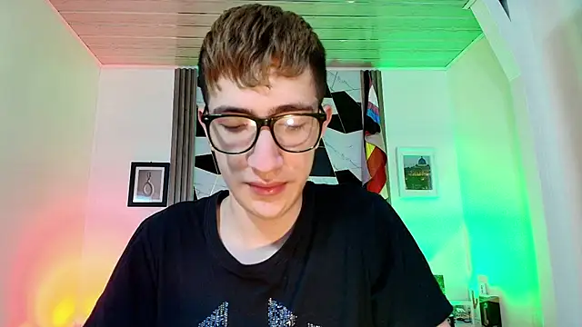 Erik Osorio online show from September 12, 2025, 4:07 pm