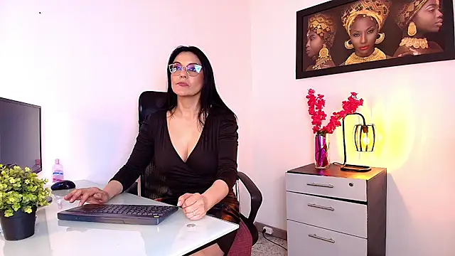 Snapshot of Zuzana21 chatting on October 20, 2025, 1:11 pm Zuzana21 online show from October 20, 2025, 1:11 pm