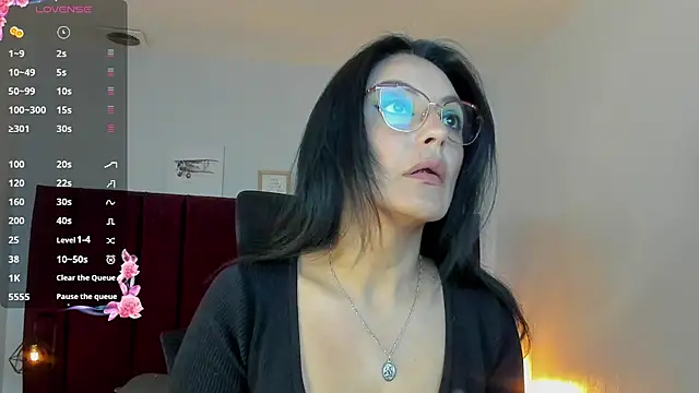 Snapshot of Zuzana21 chatting on March 21, 2025, 1:01 pm Zuzana21 online show from March 21, 2025, 1:01 pm