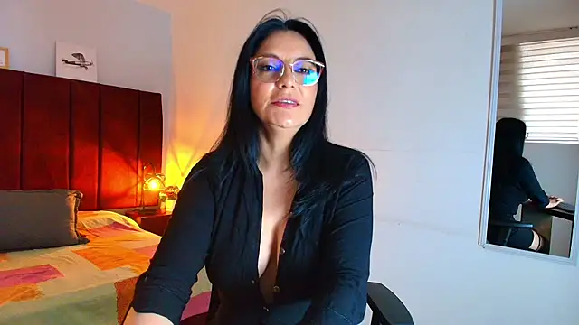 Snapshot of Zuzana21 chatting on September 24, 2025, 12:55 pm Zuzana21 online show from September 24, 2025, 12:55 pm