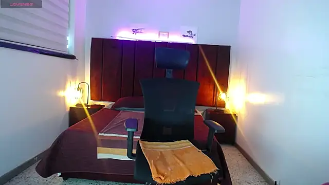 Snapshot of Zuzana21 chatting on February 1, 2025, 12:47 pm Zuzana21 online show from February 1, 2025, 12:47 pm