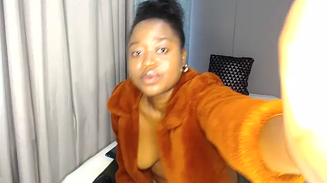 Sexyboobs330 online show from February 18, 2025, 3:52 pm