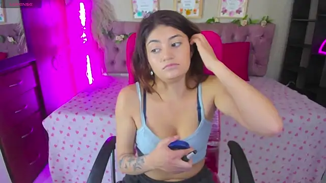 Lia Keen online show from September 30, 2025, 8:15 pm