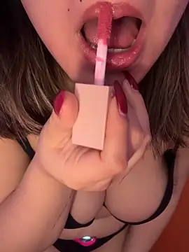 hannahcdmx online show from November 13, 2025, 6:34 pm