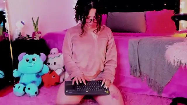 Snapshot of _riassgremory chatting on October 24, 2025, 5:12 pm riassgremory online show from October 24, 2025, 5:12 pm