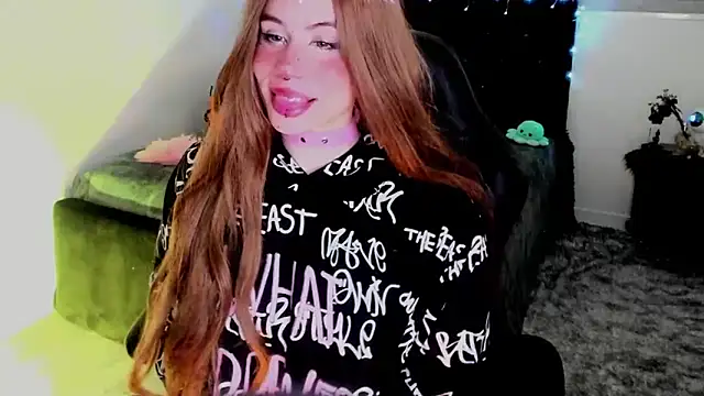 Snapshot of _riassgremory chatting on October 6, 2025, 1:45 pm riassgremory online show from October 6, 2025, 1:45 pm