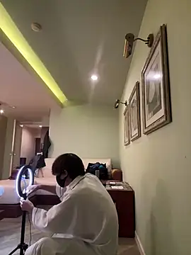 UKI06 online show from February 4, 2025, 11:16 am