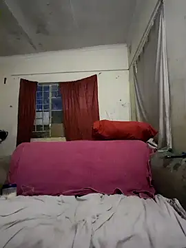 Snapshot of Polygamist chatting on October 27, 2025, 8:10 pm Polygamist online show from October 27, 2025, 8:10 pm