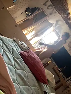 Yasmine47 online show from September 17, 2025, 12:07 pm