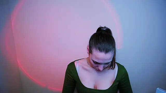 Snapshot of VanessaMay_ chatting on December 15, 2024, 5:23 am VanessaMay online show from December 15, 2024, 5:23 am