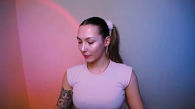 Snapshot of VanessaMay_ chatting on December 17, 2024, 6:31 pm VanessaMay online show from December 17, 2024, 6:31 pm